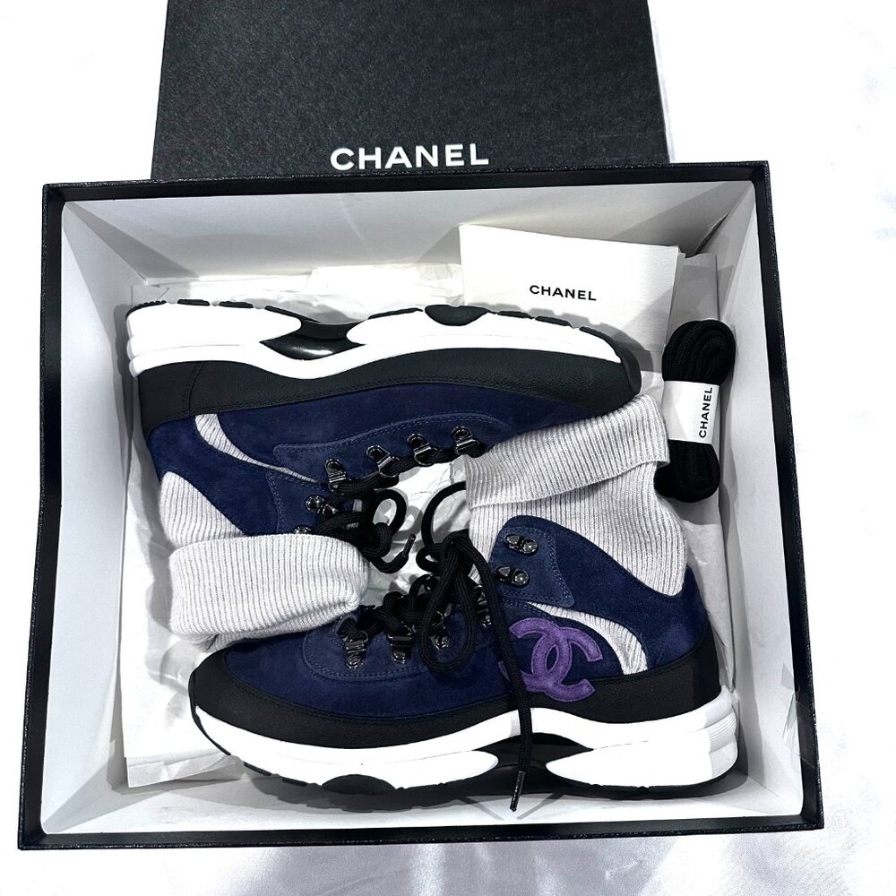 Chanel Blk/Blue Suede Calfskin/Light Gray Knit Sneakers, Size 7.5